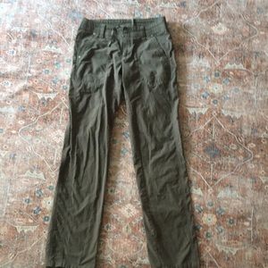 Kuhl pants. 2R excellent condition